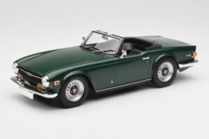 Triumph TR6 PI Tumšzaļš Minichamps 1:18 155132030 Metāls