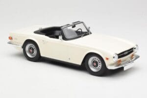 Triumph TR6 PI Balts Minichamps 1:18 155132035 Metāls — attēls 4 no 6