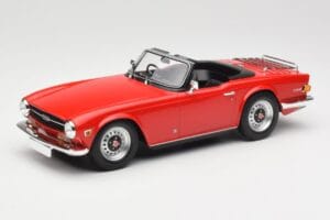 Triumph TR6 PI Sarkans Minichamps 1:18 155132031 Metāls