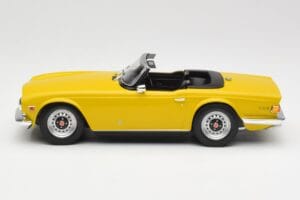 Triumph TR6 RHD Dzeltens Minichamps 1:18 155132034 Metāls — attēls 3 no 6