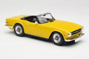 Triumph TR6 RHD Dzeltens Minichamps 1:18 155132034 Metāls — attēls 4 no 6