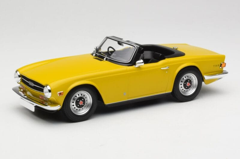 Triumph TR6 RHD Dzeltens Minichamps 1:18 155132034 Metāls