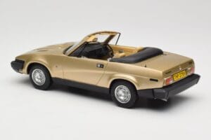 Triumph TR7 DHC Zelts BoS Models 1:18 BOS221 Sveķi — attēls 5 no 6