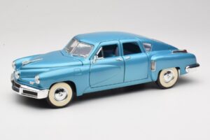 Tucker Torpedo Zils Road Signature 1:18 92268 Metāls