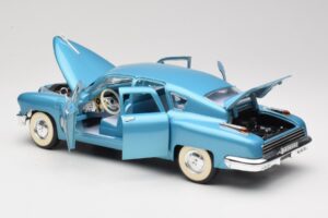 Tucker Torpedo Zils Road Signature 1:18 92268 Metāls — attēls 5 no 8