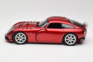 TVR Sagaris Sarkans Revell 1:18 08816 Metāls — attēls 4 no 8