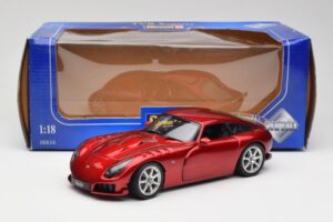 TVR Sagaris Sarkans Revell 1:18 08816 Metāls — attēls 8 no 8