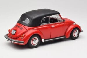Volkswagen 1302 LS Kabriolets Sarkans Revell 1:18 08470 Metāls — attēls 3 no 8