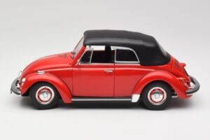 Volkswagen 1302 LS Kabriolets Sarkans Revell 1:18 08470 Metāls — attēls 4 no 8