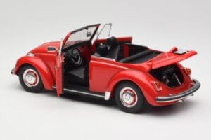 Volkswagen 1302 LS Kabriolets Sarkans Revell 1:18 08470 Metāls — attēls 5 no 8