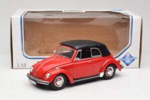 Volkswagen 1302 LS Kabriolets Sarkans Revell 1:18 08470 Metāls — attēls 8 no 8