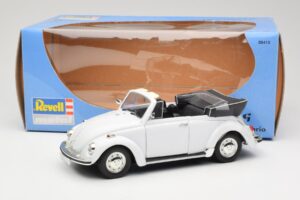 Volkswagen 1302 LS Kabriolets Balts Revell 1:18 8415 Metāls — attēls 8 no 8
