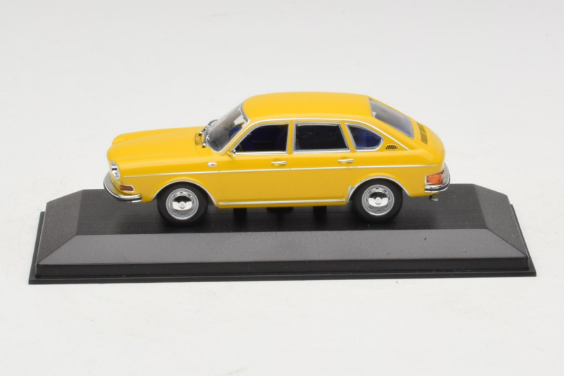 Volkswagen 411 Dzeltens Minichamps 1:43 VW005 Metāls