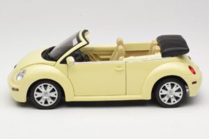 Volkswagen Beetle Kabriolets Dzeltens Gate 1:18 VW24108 Metāls — attēls 4 no 8