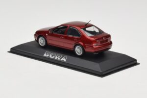 Volkswagen Bora Mk4 Red Metallic Minichamps 1:43 VW003 Metāls — attēls 3 no 4