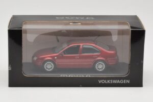 Volkswagen Bora Mk4 Red Metallic Minichamps 1:43 VW003 Metāls — attēls 4 no 4