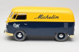 Volkswagen T1 Combi Michelin Melns & Dzeltens Solido 1:18 9406 Metāls — attēls 4 no 8