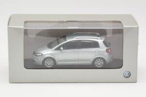 Volkswagen Cross Golf Mk5 Sudrabs Minichamps 1:43 400054370 Metāls — attēls 4 no 4