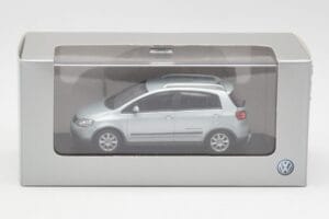 Volkswagen Cross Golf Mk5 Sudrabs Minichamps 1:43 GOLF003 Metāls — attēls 4 no 4