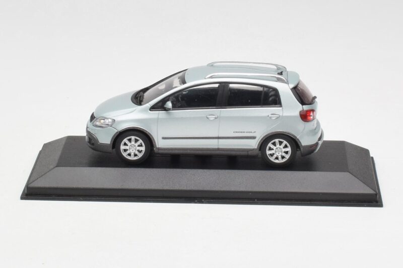 Volkswagen Cross Golf Mk5 Sudrabs Minichamps 1:43 Volkswagen Cross Golf Mk5 Sudrabs Minichamps 1:43 GOLF003 Metāls
