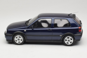 Volkswagen Golf Mk3 VR6 Tumši Zils Otto 1:18 OT046 Sveķi — attēls 3 no 6
