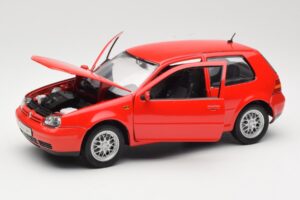 Volkswagen Golf Mk4 GTI Sarkans Revell 1:18 08943 Metāls — attēls 2 no 8