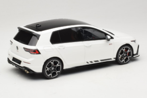 Volkswagen Golf Mk8 GTI Clubsport Pure White Otto 1:18 OT1221 Sveķi — attēls 2 no 6