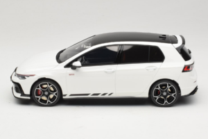 Volkswagen Golf Mk8 GTI Clubsport Pure White Otto 1:18 OT1221 Sveķi — attēls 3 no 6