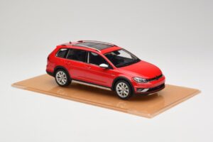 Volkswagen Golf Mk7 Alltrack Tornado Red DNA 1:18 DNA000035 Sveķi — attēls 4 no 6
