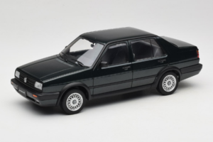 Volkswagen Jetta Mk3 CL Melns Icartime 1:18 JETTA001 Metāls