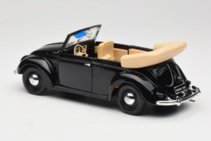 Volkswagen Vabole Kabriolets Melns Maisto 1:18 37800-M6 Metāls — attēls 7 no 8