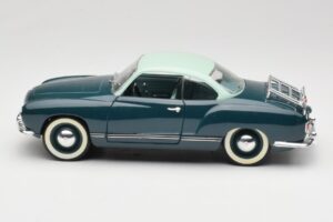 Volkswagen Karmann Ghia Zils Solido 1:18 8061 Metāls — attēls 4 no 8