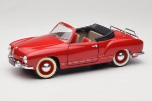 Volkswagen Karmann Ghia Kabriolets Sarkans Solido 1:18 8058 Metāls