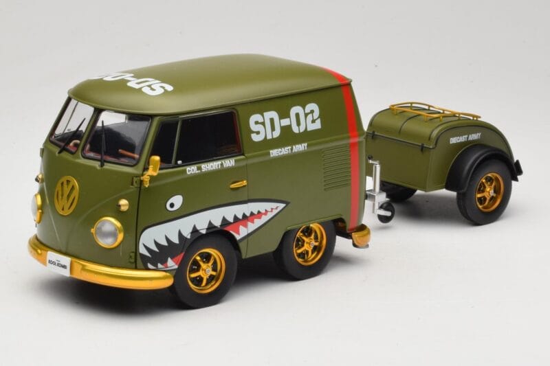 Volkswagen Kool Kombi Army Fighter Green Solido 1:18 S1810901 Metāls