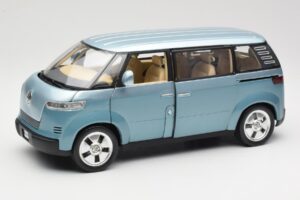 Volkswagen Microbus Concept Gaiši Zaļš Revell 1:18 08444 Metāls