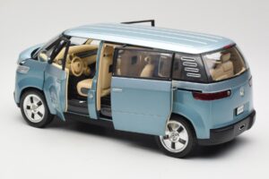 Volkswagen Microbus Concept Gaiši Zaļš Revell 1:18 08444 Metāls — attēls 5 no 8