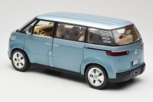 Volkswagen Microbus Concept Gaiši Zaļš Revell 1:18 08444 Metāls — attēls 7 no 8