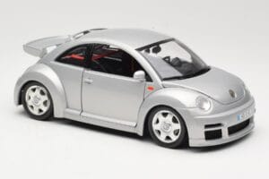 Volkswagen New Beetle RSi Sudrabs Bburago 1:18 3306 Metāls — attēls 6 no 8