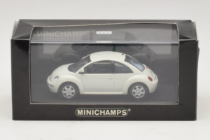 Volkswagen New Beetle Balts Minichamps 1:43 430058005 Metāls — attēls 4 no 4