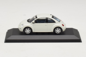 Volkswagen New Beetle Balts Minichamps 1:43 430058005 Metāls