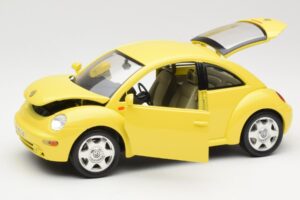 Volkswagen New Beetle Dzeltens Bburago 1:18 BEETLE001 Metāls — attēls 2 no 8