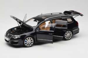Volkswagen Passat B6 R36 Variant Melns NZG 1:18 KF044-4A Metāls — attēls 2 no 8