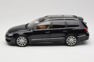 Volkswagen Passat B6 R36 Variant Melns NZG 1:18 KF044-4A Metāls — attēls 4 no 8