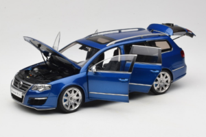 Volkswagen Passat B6 R36 Variant Zils NZG 1:18 KF044 Metāls — attēls 2 no 9