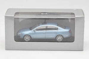 Volkswagen Passat B6 Blue Metallic Minichamps 1:43 PASSAT002 Metāls — attēls 4 no 4
