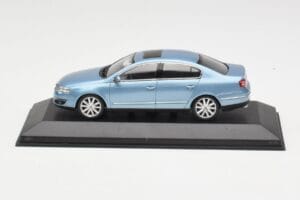 Volkswagen Passat B6 Blue Metallic Minichamps 1:43 PASSAT002 Metāls