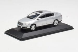 Volkswagen Passat B6 Sudrabs Minichamps 1:43 PASSAT003 Metāls — attēls 2 no 4