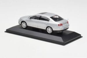 Volkswagen Passat B6 Sudrabs Minichamps 1:43 PASSAT003 Metāls — attēls 3 no 4