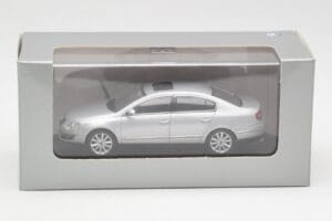 Volkswagen Passat B6 Sudrabs Minichamps 1:43 PASSAT003 Metāls — attēls 4 no 4