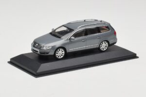 Volkswagen Passat B6 Variant Grey Metallic Minichamps 1:43 PASSAT005 Metāls — attēls 2 no 4